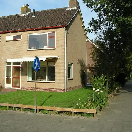 Tranquil In Gradijk, Cleaning Included Holiday home *